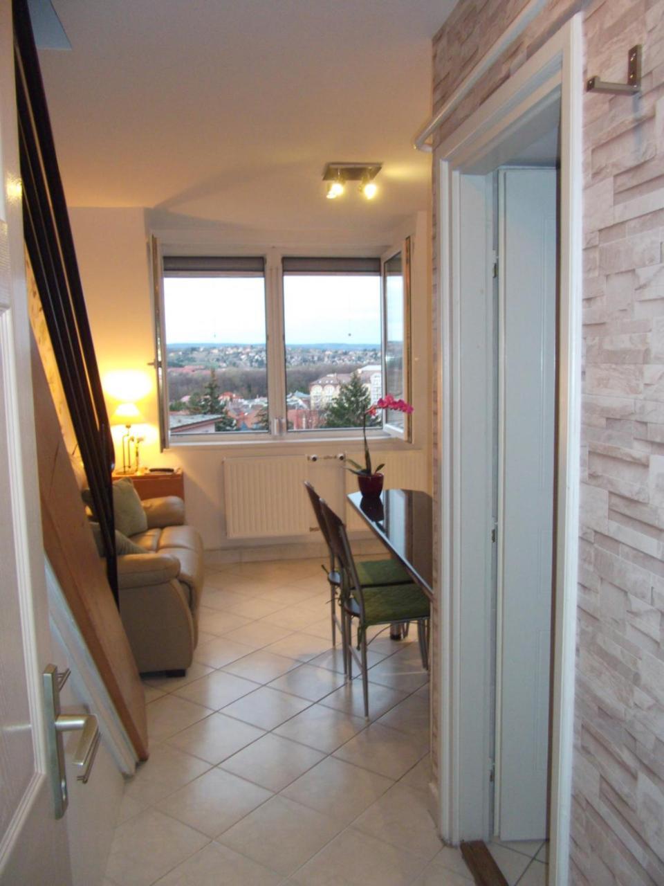 Rozsa Apartman Apartment เฮวิซ ภายนอก รูปภาพ
